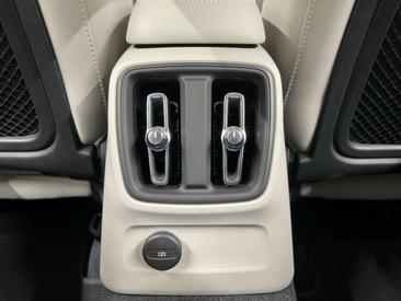 Volvo XC40 T5 Recharge Plus — photo 12