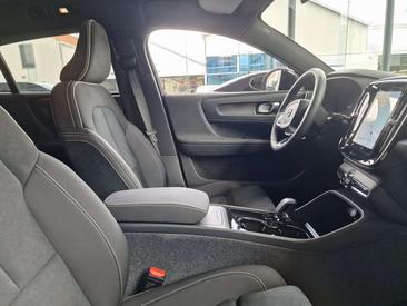 Volvo C40 Coupé SUV Recharge Single Motor Extended Range — photo 6