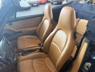 Porsche 993 Carrera 2 — photo 11