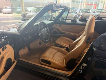 Porsche 993 Carrera 2 — photo 12