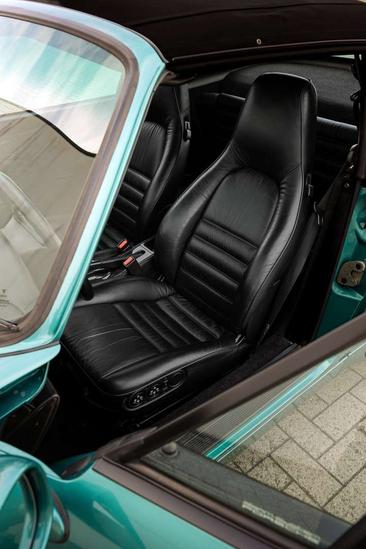 Porsche 964 — photo 25