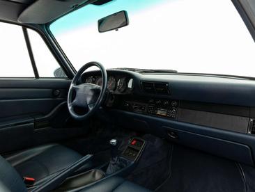 Porsche 993 CARRERA 4 — photo 6