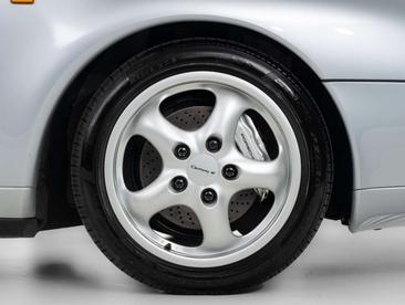 Porsche 993 CARRERA 4 — photo 21