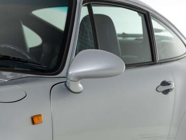 Porsche 993 CARRERA 4 — photo 25