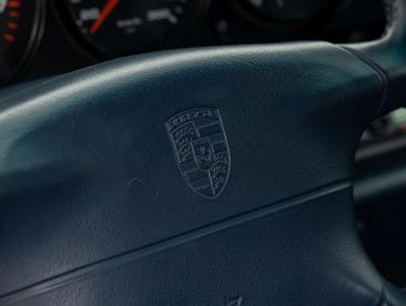 Porsche 993 CARRERA 4 — photo 35