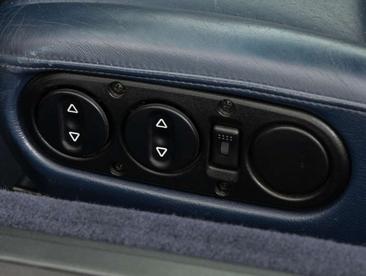 Porsche 993 CARRERA 4 — photo 40