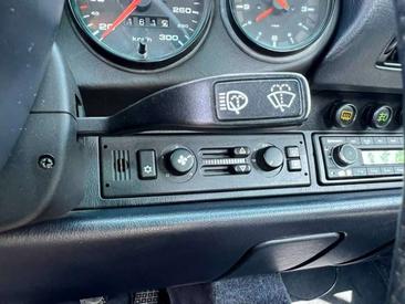 Porsche 964 CARRERA 4 — photo 8