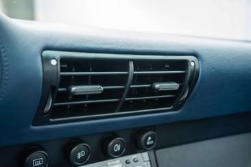 Porsche 993 Carrera 4S — photo 21