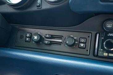 Porsche 993 Carrera 4S — photo 23