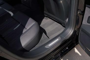 Audi A8 50 TDI — photo 13