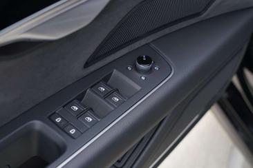 Audi A8 50 TDI — photo 21