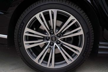 Audi A8 50 TDI — photo 24