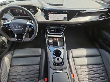 Audi RS E-tron GT Optikpaket Carbon — photo 7