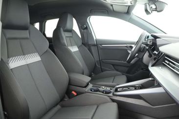 Audi A3 40 TFSI E — photo 6