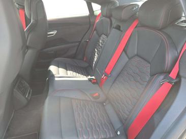 Audi RS E-tron GT Optikpaket Carbon — photo 9