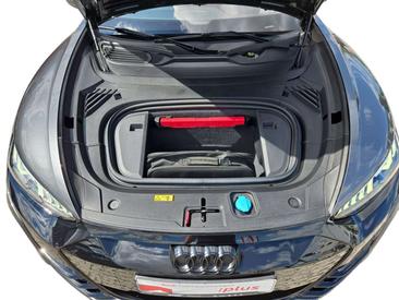 Audi RS E-tron GT Optikpaket Carbon — photo 11