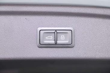 Audi A3 40 TFSI E — photo 15