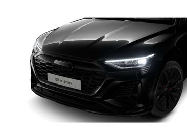Audi Q8 E-tron S Line 50 — photo 2