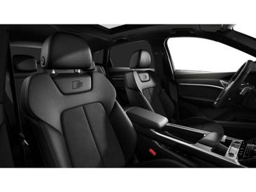 Audi Q8 E-tron S Line 50 — photo 7