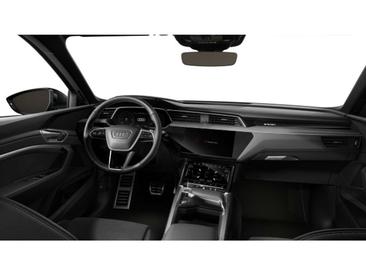 Audi Q8 E-tron S Line 50 — photo 8