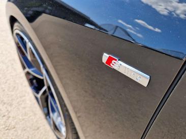 Audi A8 S Line 60 TFSI E — photo 19
