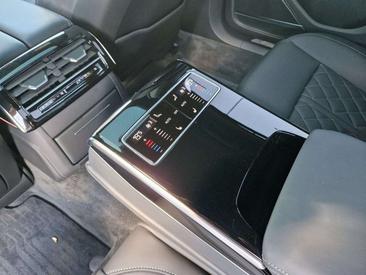 Audi A8 S Line 60 TFSI E — photo 27