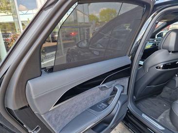 Audi A8 S Line 60 TFSI E — photo 29