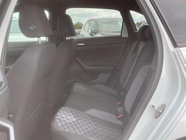 Volkswagen Taigo R-Line — photo 4
