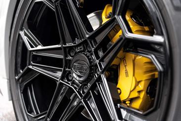 Porsche Cayenne III — photo 17