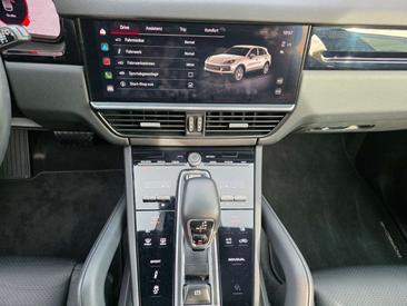 Porsche Cayenne III — photo 9