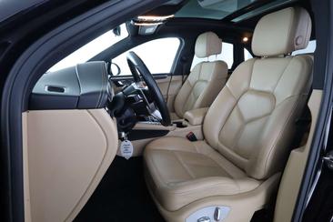 Porsche Macan Electrique Base — photo 9