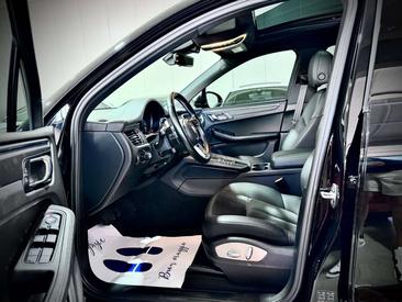 Porsche Macan Electrique Base — photo 9