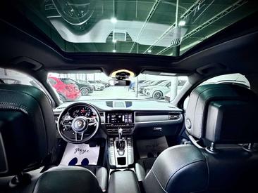 Porsche Macan Electrique Base — photo 11