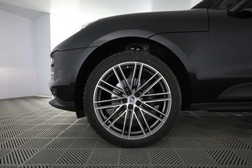 Porsche Macan Electrique Base — photo 15