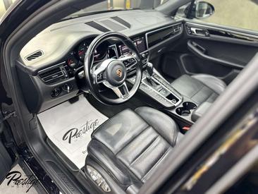 Porsche Macan Electrique Base — photo 7