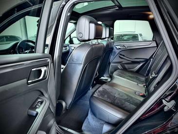 Porsche Macan Electrique Base — photo 13