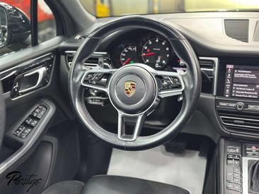 Porsche Macan Electrique Base — photo 9