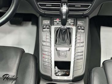 Porsche Macan Electrique Base — photo 11