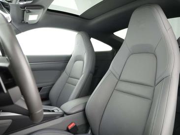 Porsche 992 I Carrera 4S — photo 9