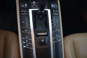Porsche Macan Electrique Base — photo 20