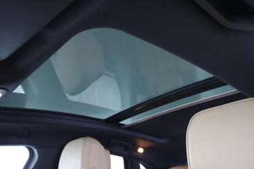 Porsche Macan Electrique Base — photo 22