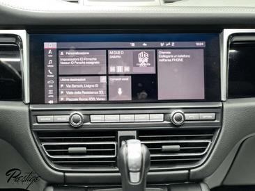 Porsche Macan Electrique Base — photo 17