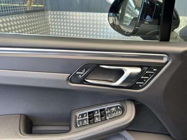 Porsche Macan Electrique — photo 8