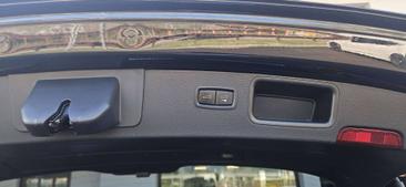 Porsche Macan Electrique T — photo 18