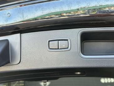 Porsche Macan Electrique — photo 24