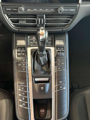Porsche Macan Electrique S — photo 13