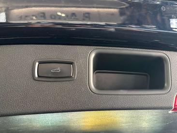 Porsche Macan Electrique S — photo 15