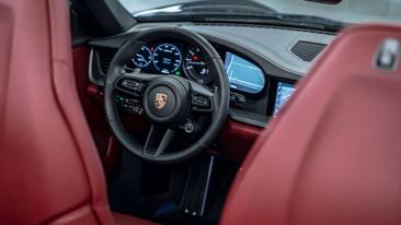 Porsche 992 I Carrera 4S — photo 34