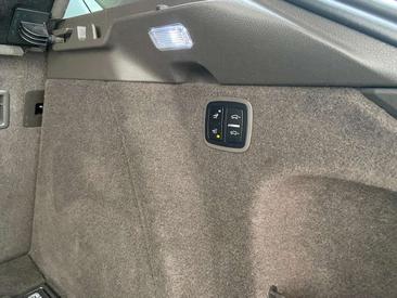 Porsche Macan Electrique S — photo 9
