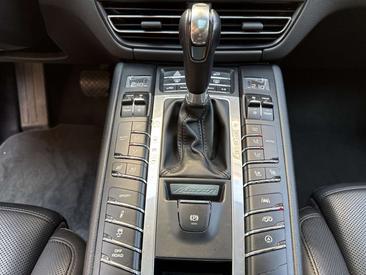 Porsche Macan Electrique Base — photo 6